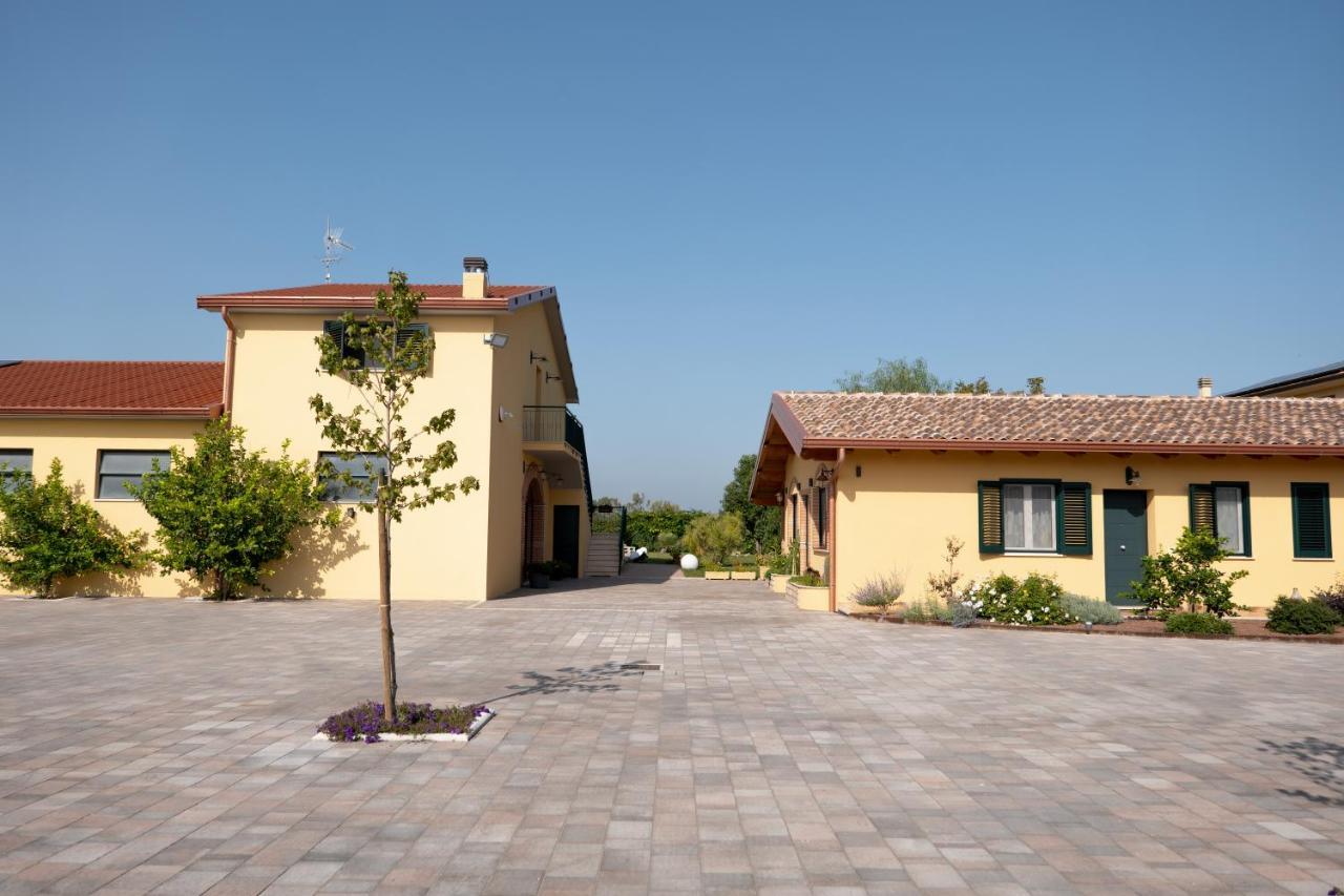 Agriturismo Casa Chiara Villa Латина Екстериор снимка